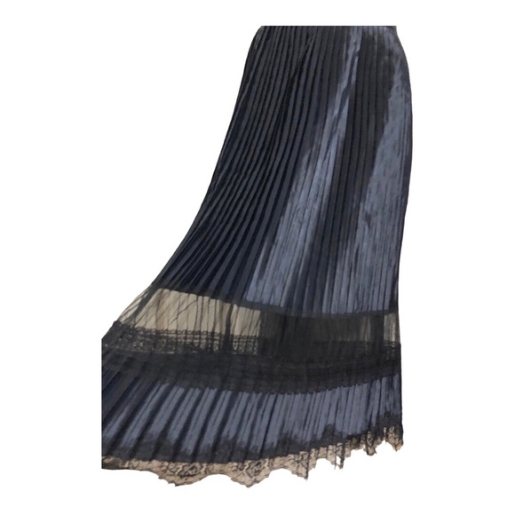 Beautiful pleated navy blue & black lace peek a boo satin effect goth skirt sz L - Picture 13 of 16